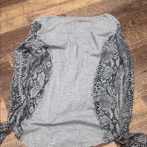 Lululemon Athletica Gray Top with Patterned Sleeves